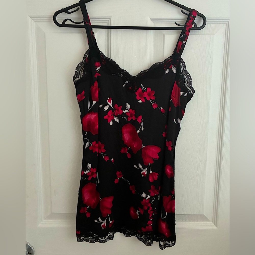 White House Black Market black and red lace silk floral patterned cami top